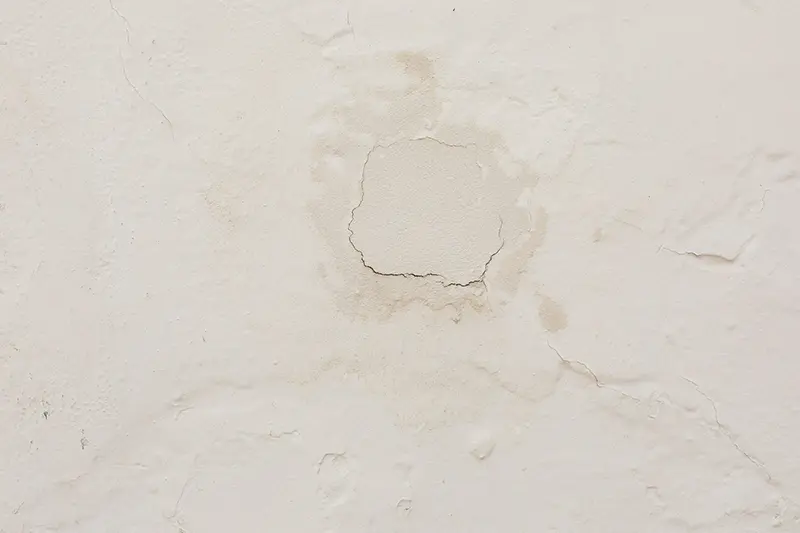 Blistering of wall putty